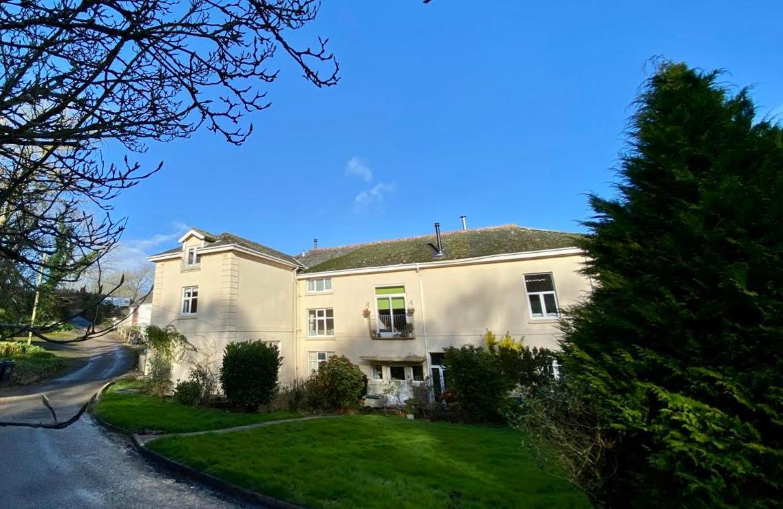 Halwell House - A Spacious Quiet Apartment Kingsbridge  Exterior photo